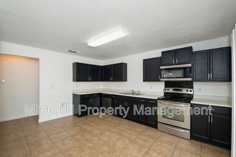 9739 Chelsea Cir — Photo 5