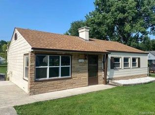 21364 Drexel St, Clinton Township, MI 48036