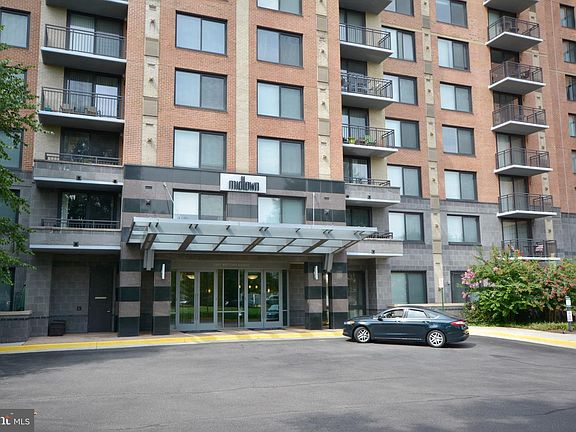 2nd image of 2451 Midtown Ave #1323