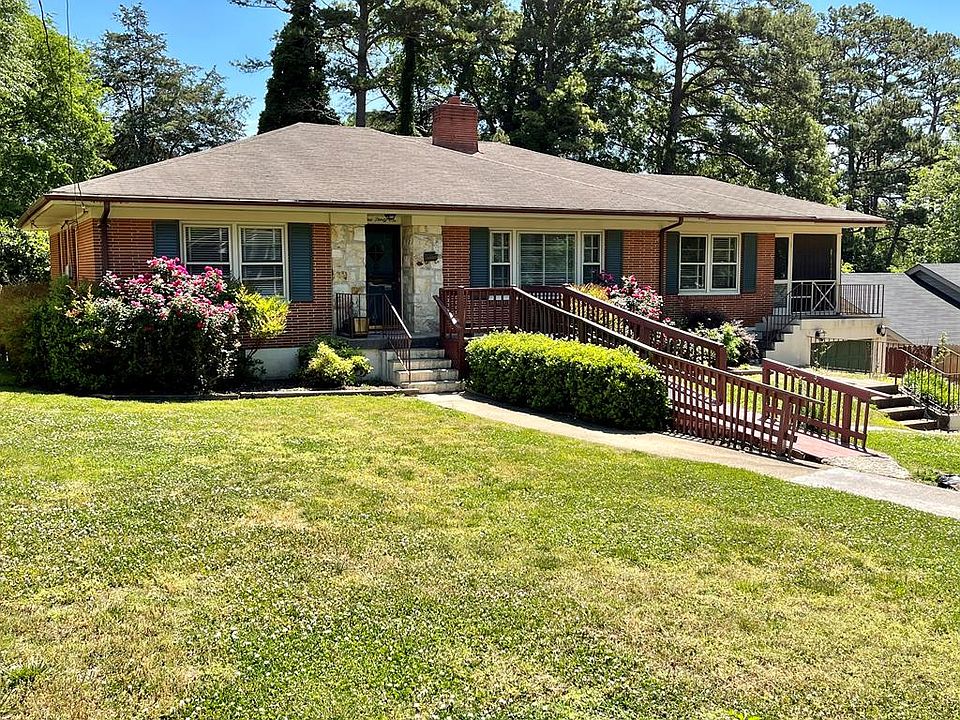 1st image of 136 Grove Park Cir
