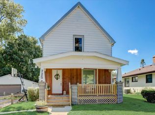 725 Blake Ave, South Milwaukee, WI 53172