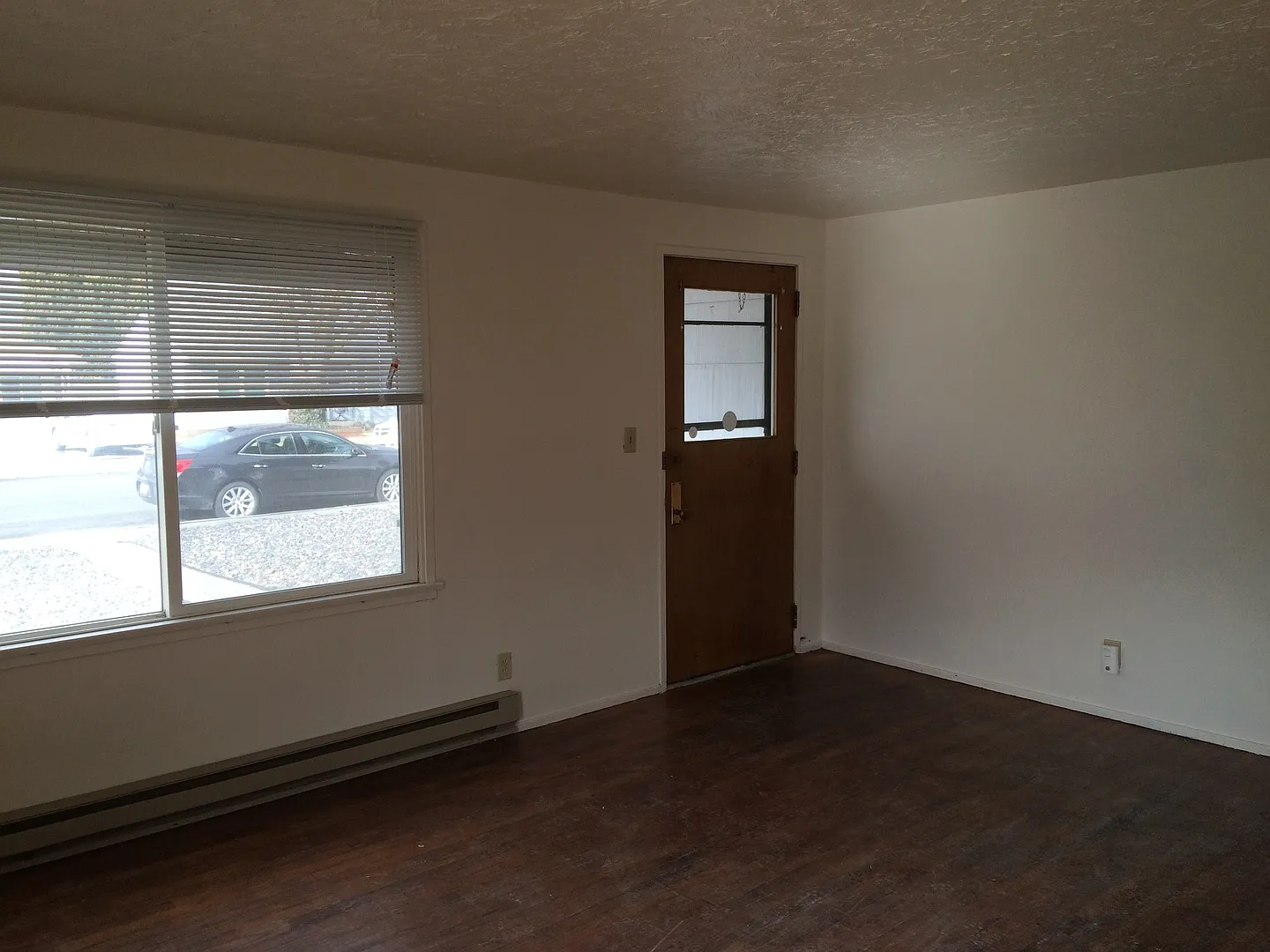 Home in The Heart of Ephrata! — Photo 3