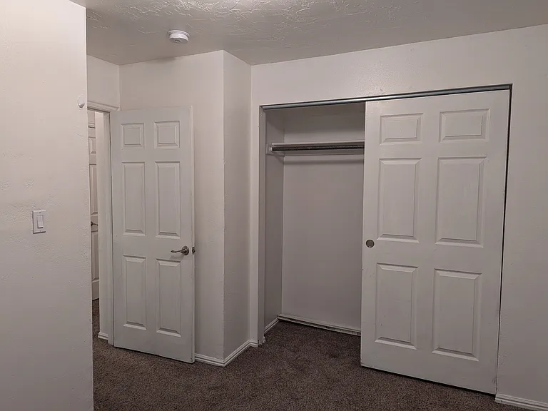 247 N 200 E — Photo 14