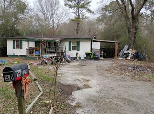 38 Harpers Lake Dr, Hiram, GA 30141