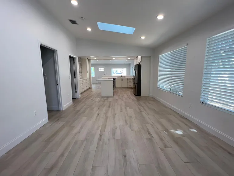 4105 W Azeele St — Photo 7