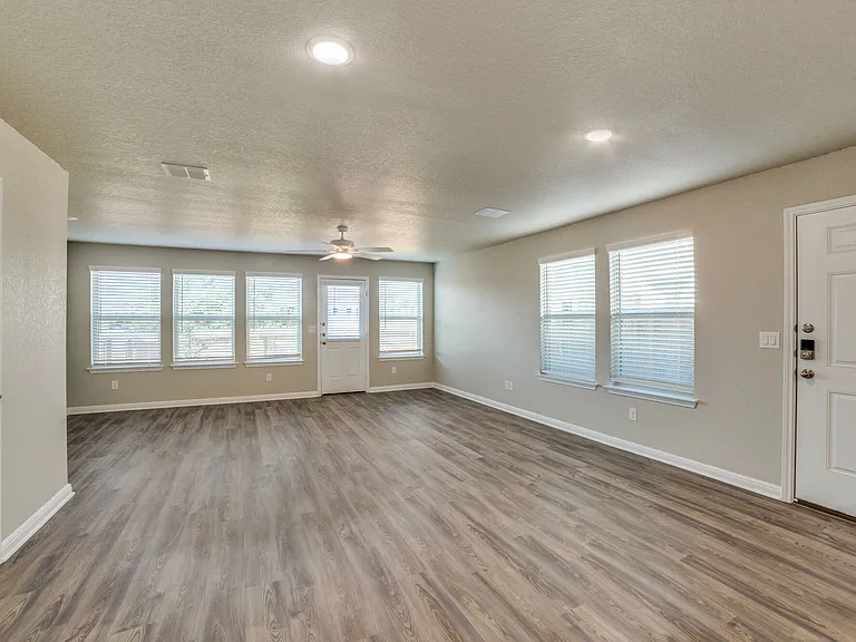 Villas at College Park — Photo 19