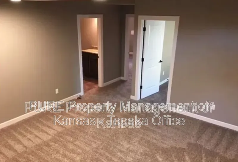 3 bed, 3.0 bath, 2051 sqft, $1,975 — Photo 4