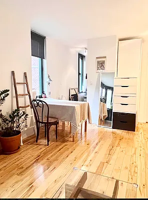 Rented by Tabak Real Estate | media 4