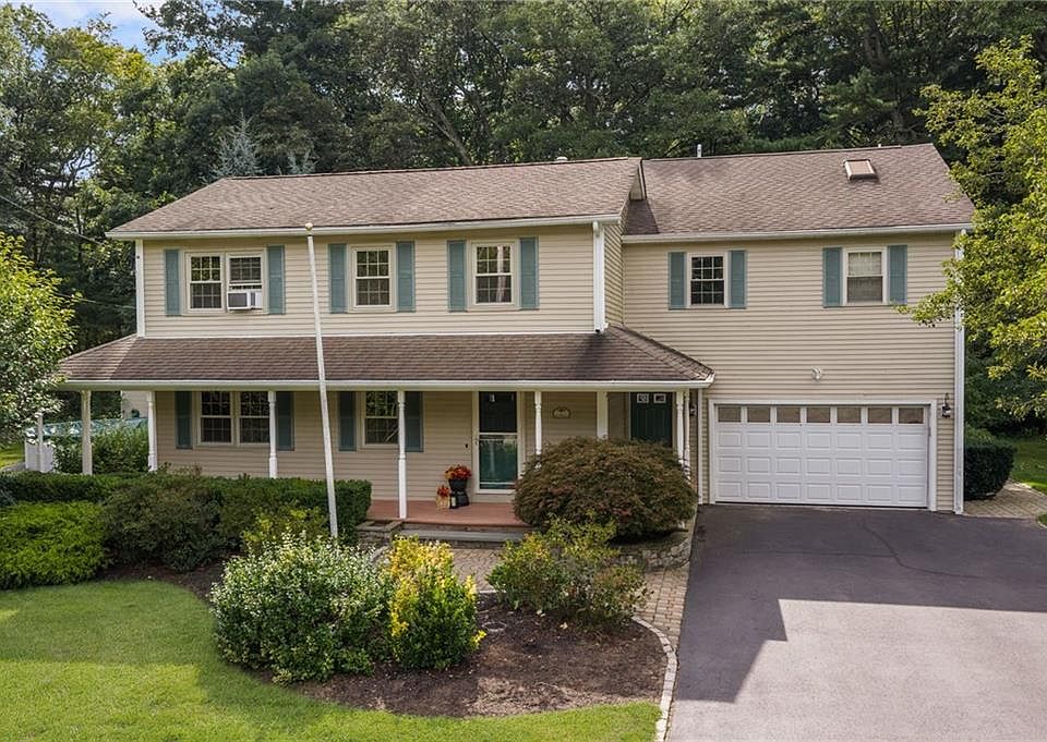 1st image of 11 Birchwood Ln
