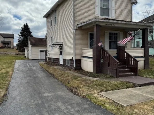 471 E North Ave, East Palestine, OH 44413