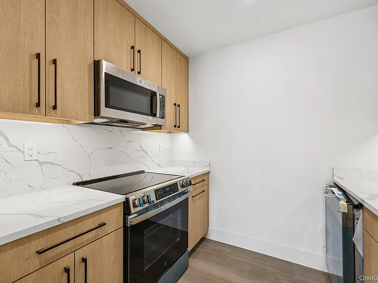 325 Manville Rd #203 — Photo 6