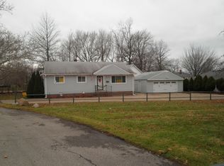 5261 Lake Rd, Sheffield Lake, OH 44054