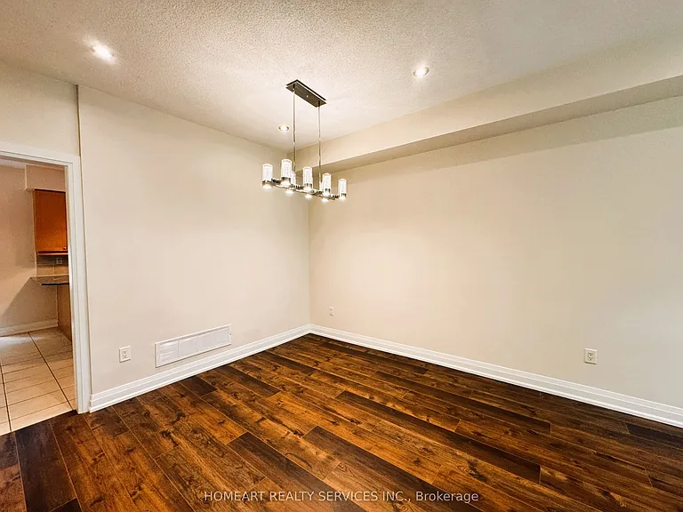 32 Glendora Ave — Photo 11