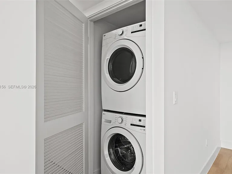 90 NE 32nd St #627 — Photo 16