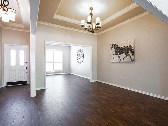 4th image of 3605 Dorchester Dr