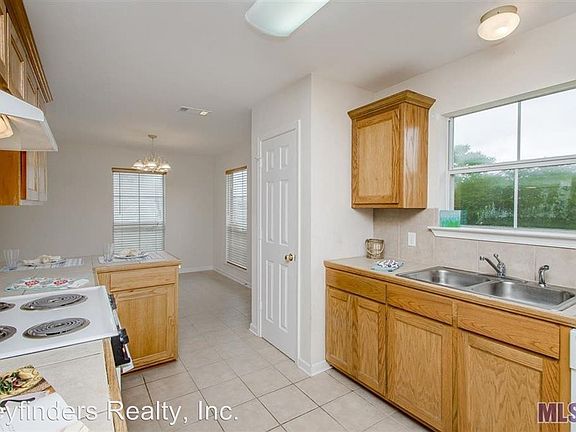 2nd image of 23869 Rosemont Ave