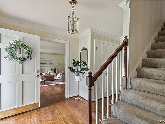 3rd image of 2141 Lake Surrey Dr