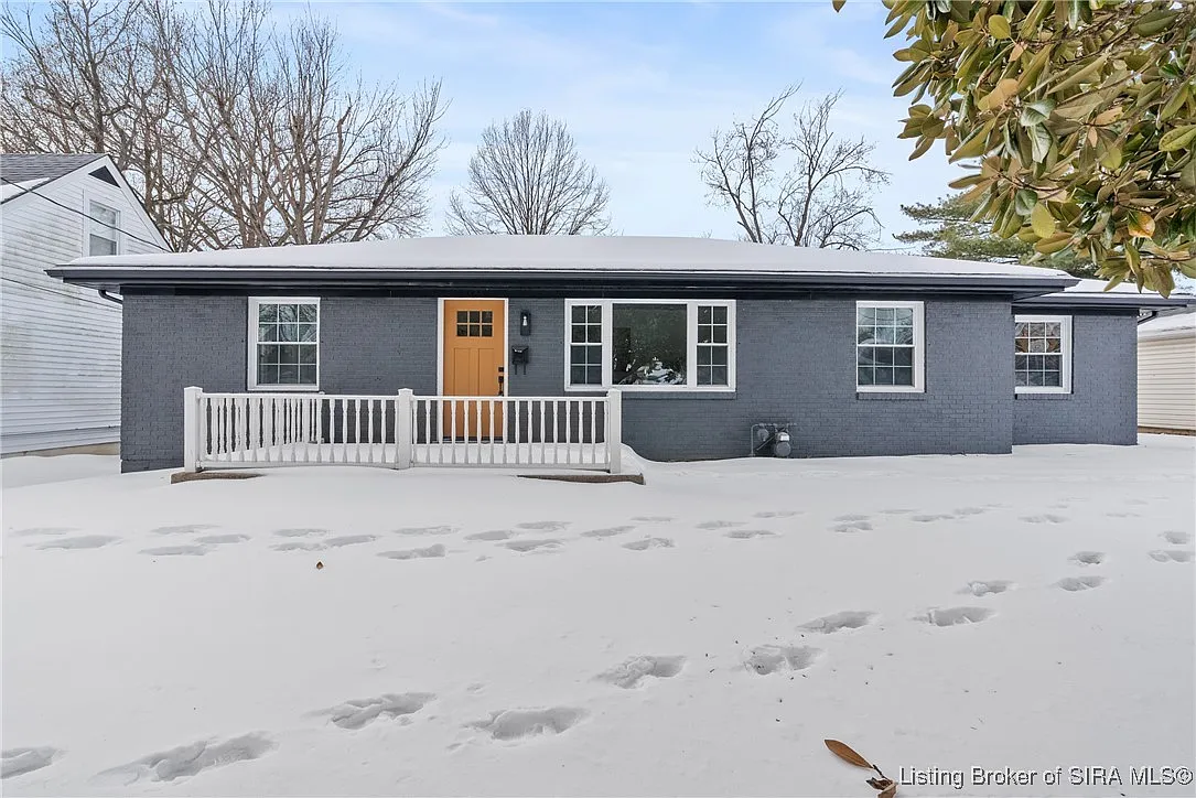 2653 Roanoke Avenue photo 1