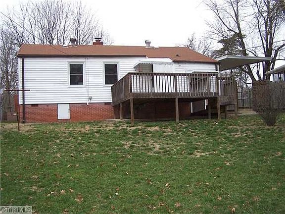 2nd image of 2521 Woodview Dr