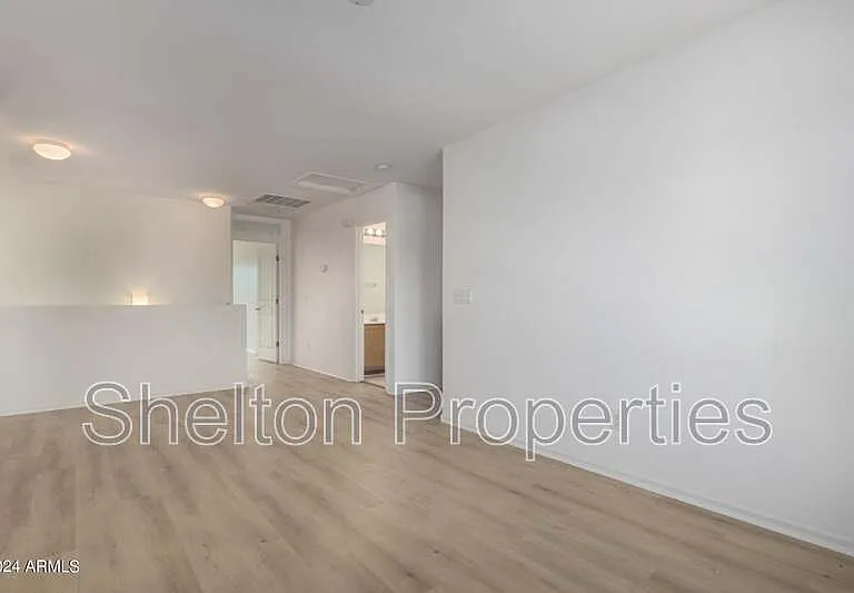 17229 W Caribbean Ln — Photo 14