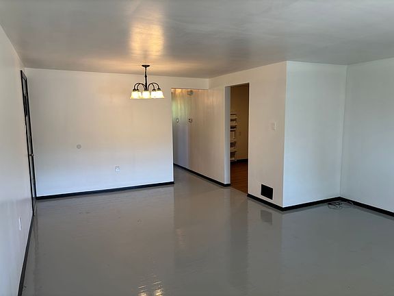 5th image of 114 Van Wyck Ave #1