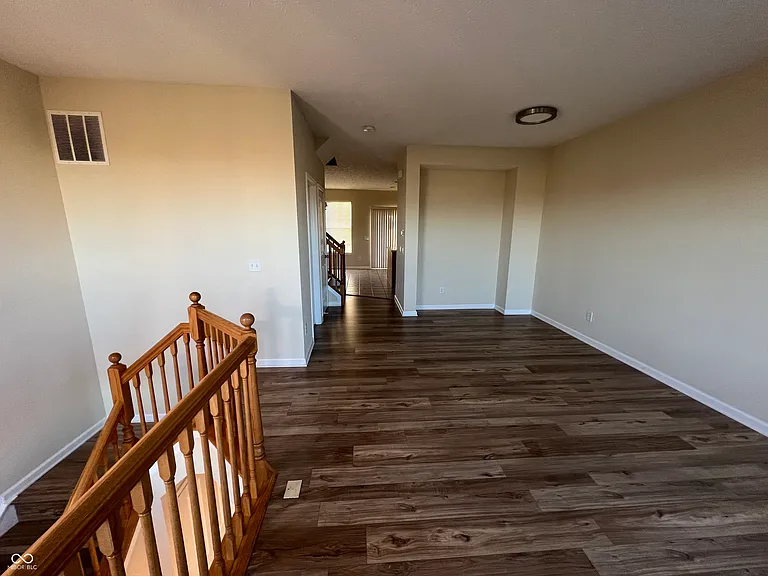 3522 Golden Gate Dr N — Photo 7