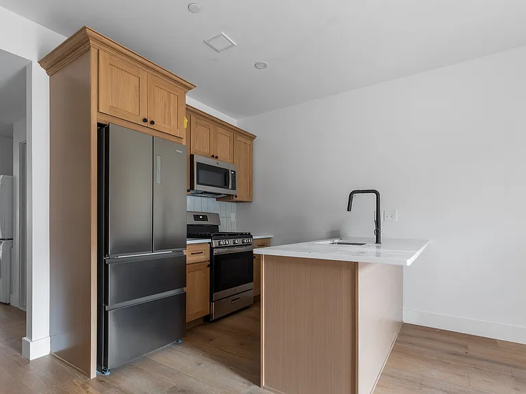 113 Ives Street — Photo 106