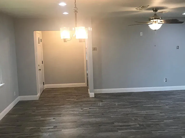 1218 Serenade Ln — Photo 4