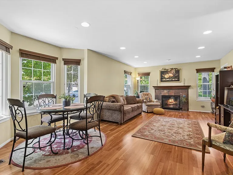 1230 S Wellington Ct — Photo 1