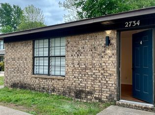 2734 N Barcelona Ave, Fayetteville, AR 72703