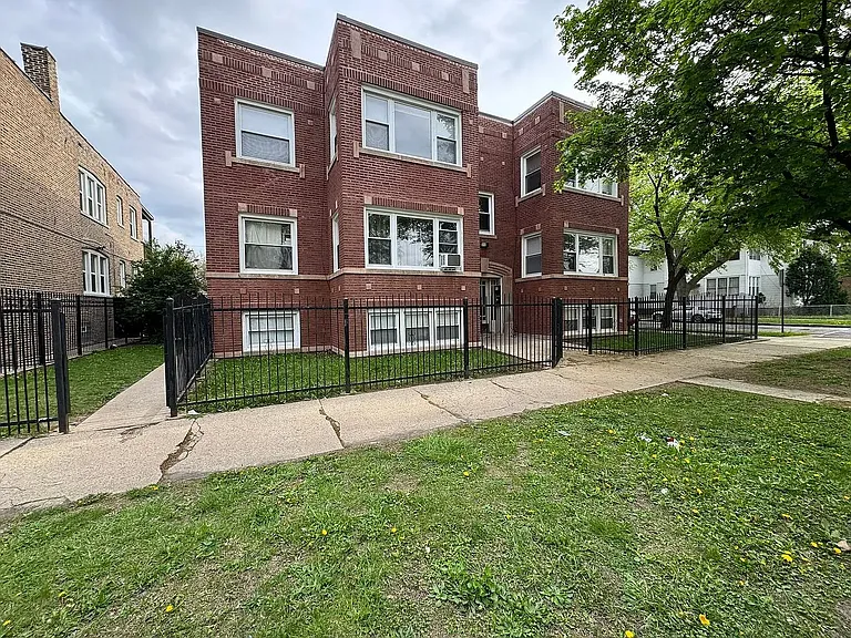 6611 S Saint Louis Ave #G2 — Photo 1
