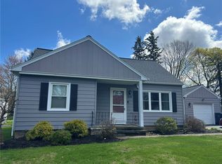 210 Pepperidge Dr, Rochester, NY 14626