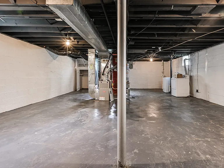 957 E Yoke St — Photo 14