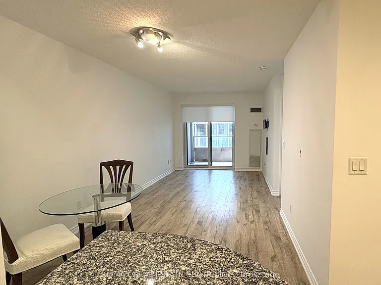 250 Wellington St W #1729 — Photo 5