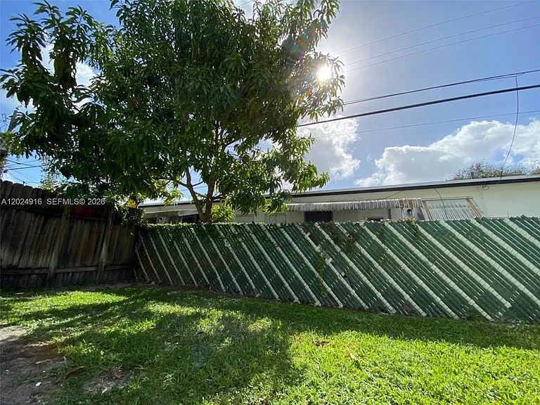 2460 Taylor St #1C — Photo 34