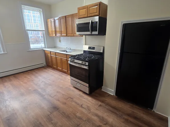 141 Saint Pauls Avenue image 1 of 5