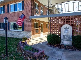 2758 Walton Rd APT I, Saint Louis, MO 63114