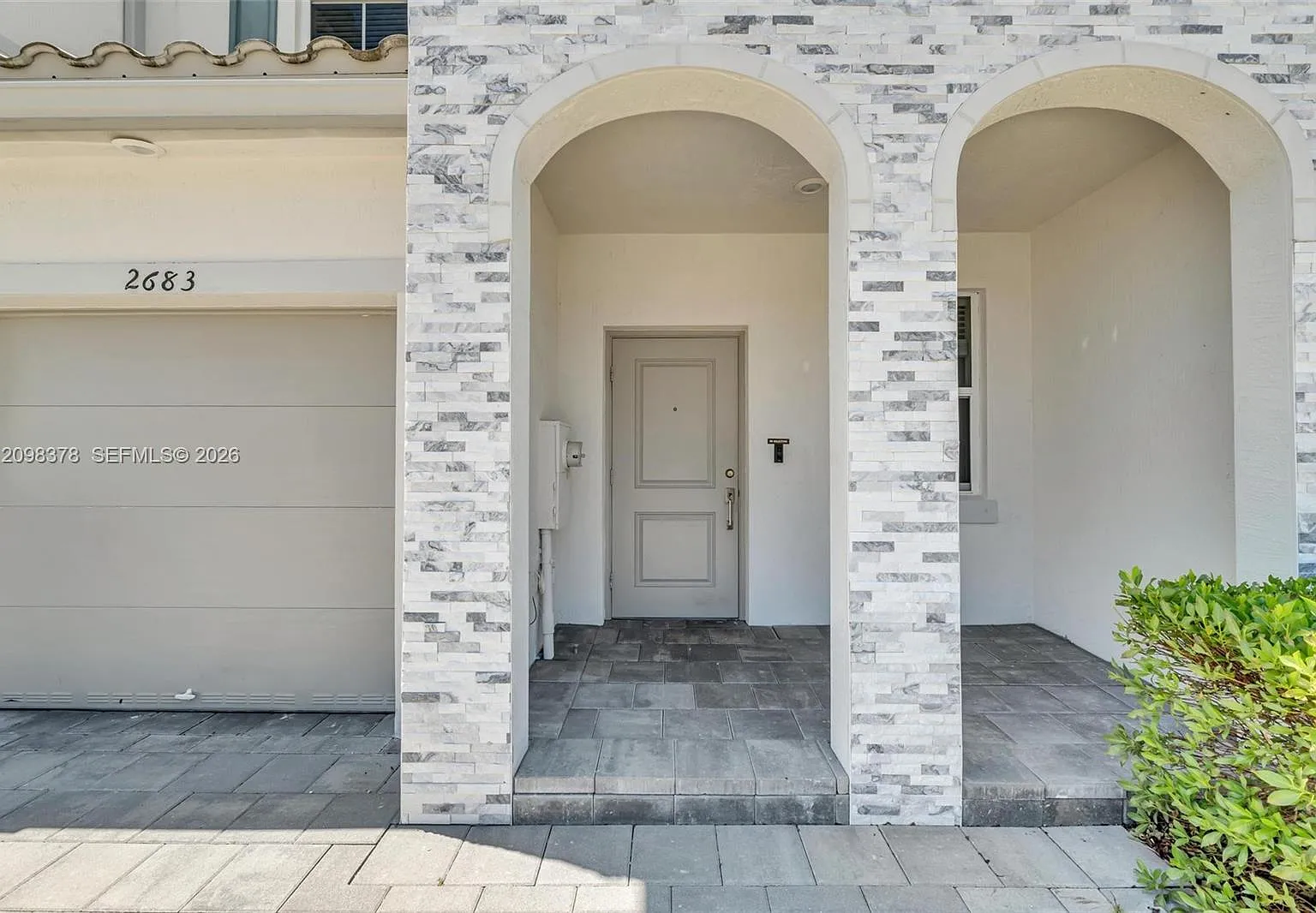 Keys Gate Residential — Photo 3
