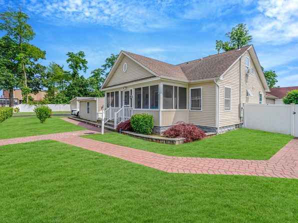 25 North Dr