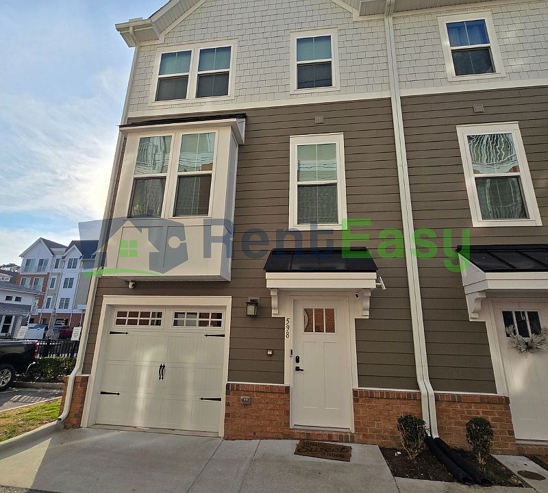 1st image of 598 Westport St