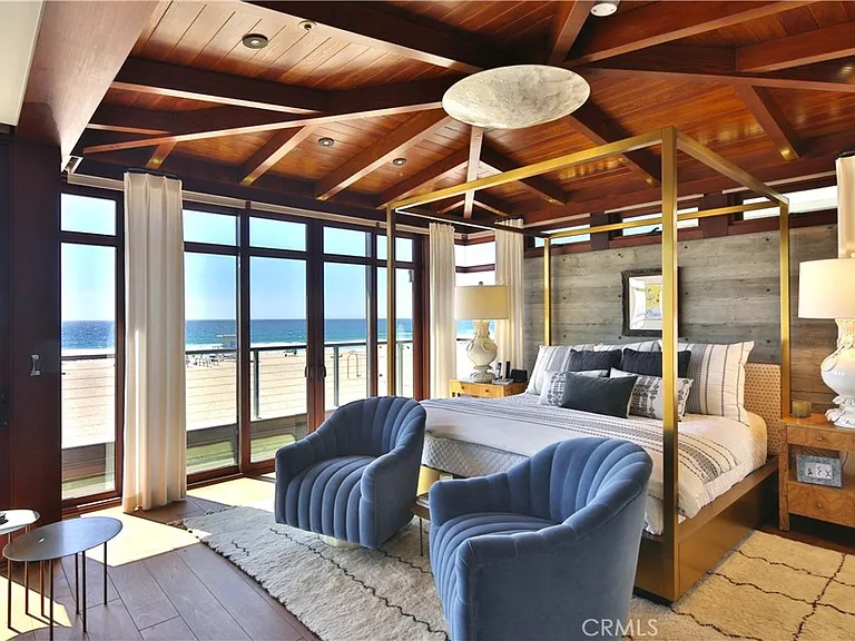 3124 The Strand — Photo 15