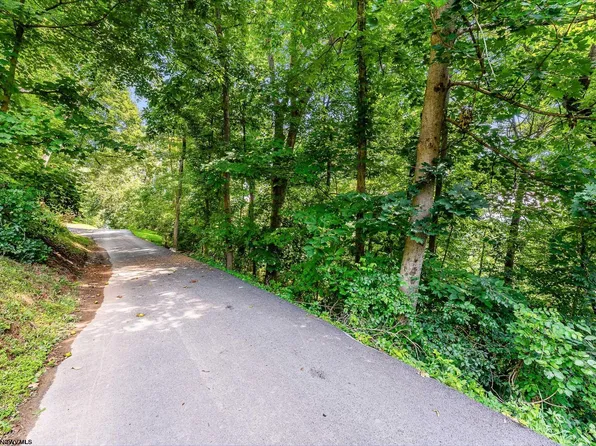 Hodges St, Morgantown, WV 26505