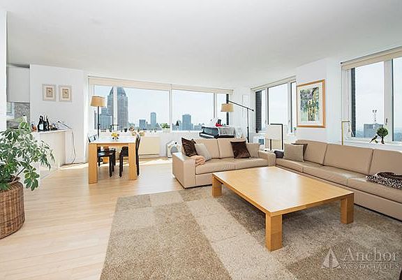 4th image of 322 W 57th St APT 49U