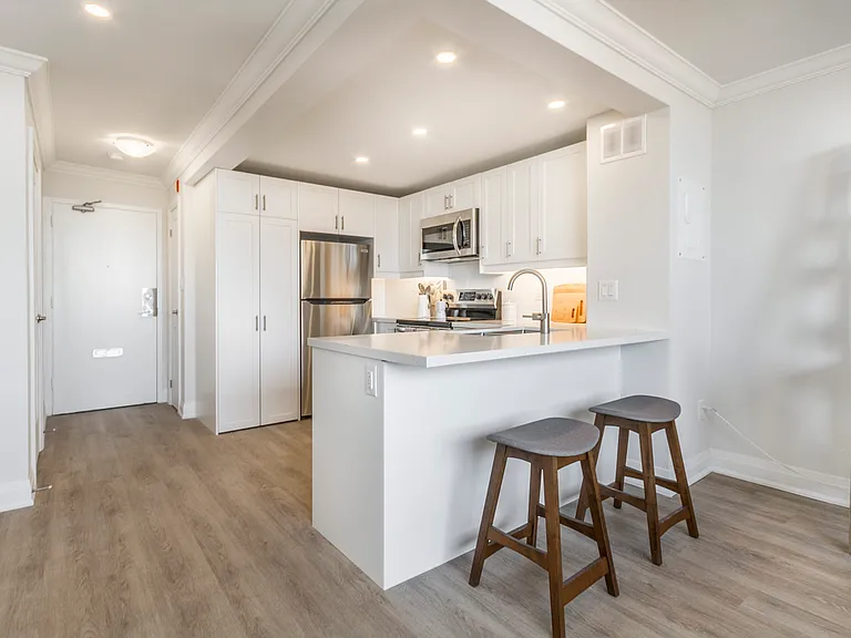 633 Northcliffe Blvd — Photo 5