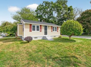 6 Detroit St, Fall River, MA 02721