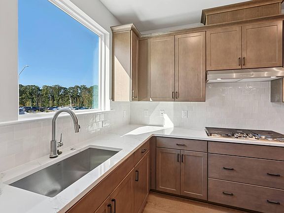2nd image of 137 Parkland Dr