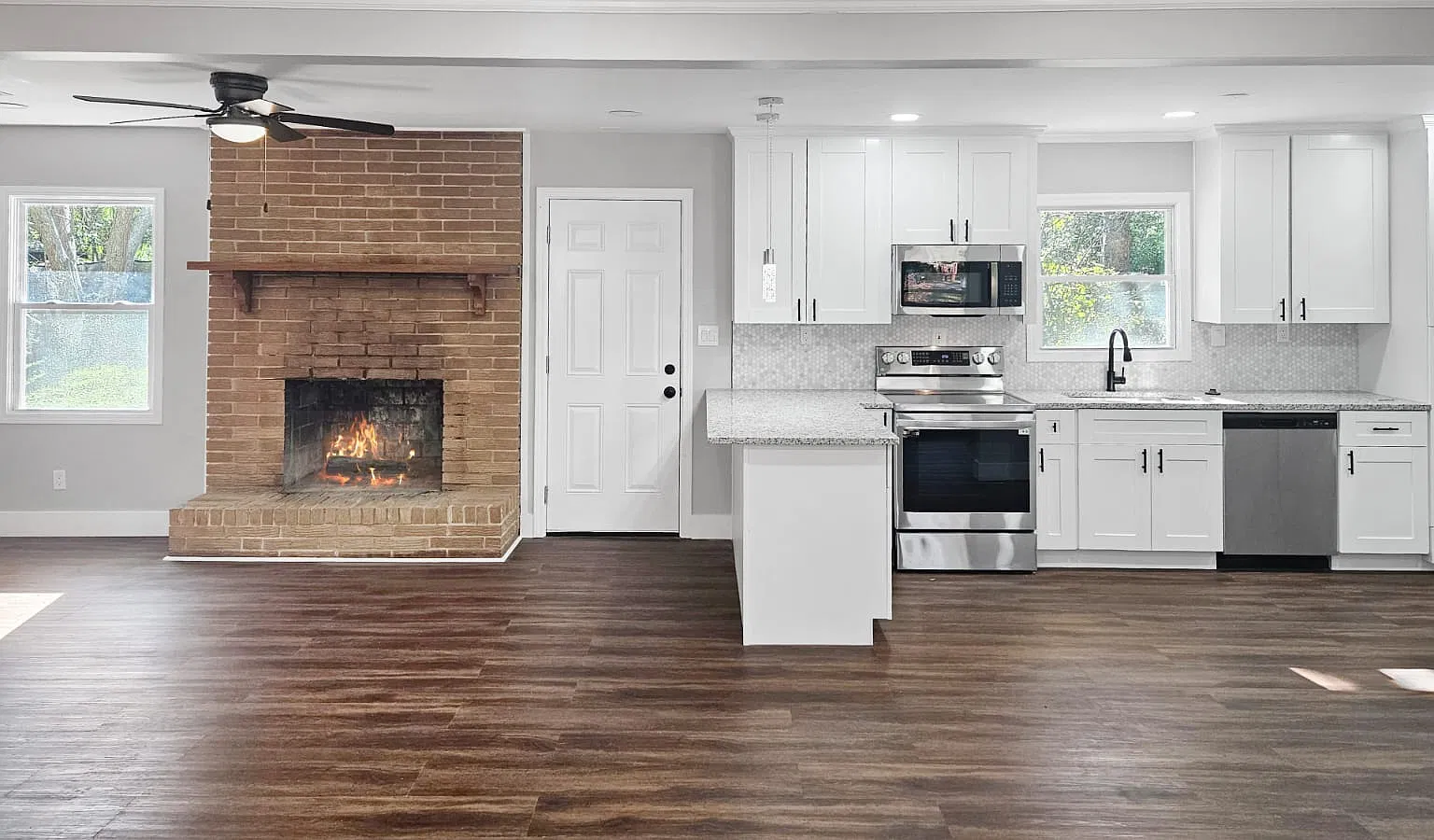 3 bed, 1527 sqft, $2,099 — Photo 3