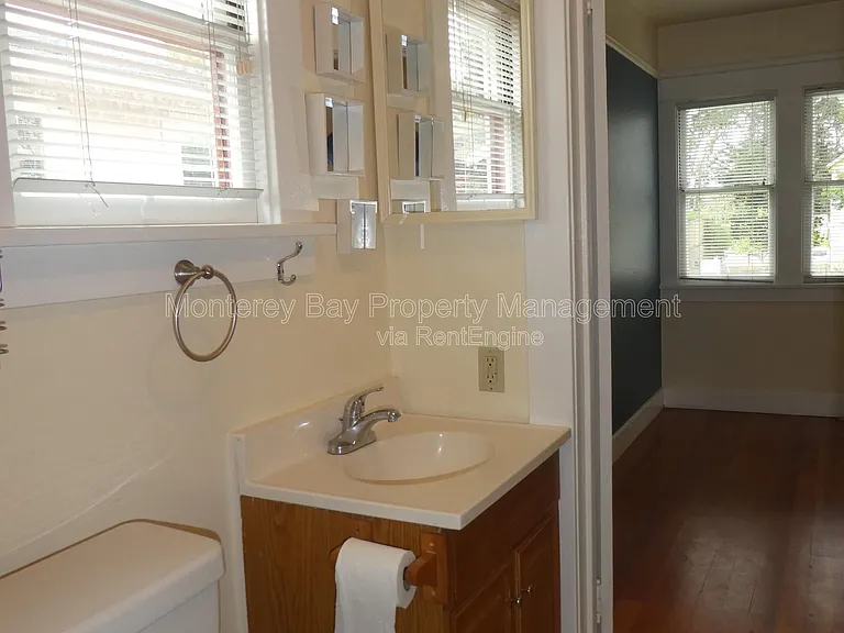 668 Van Buren St — Photo 7