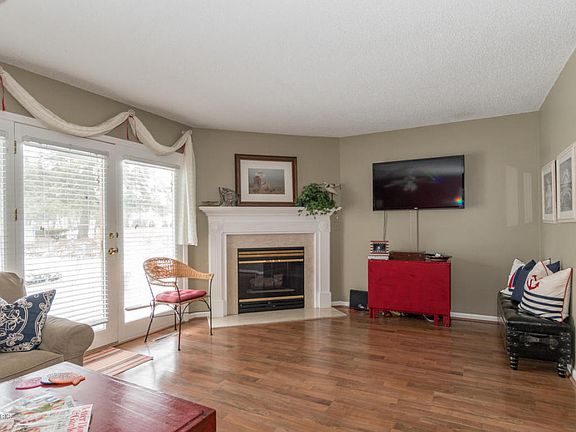 4th image of 130 N Shore Dr