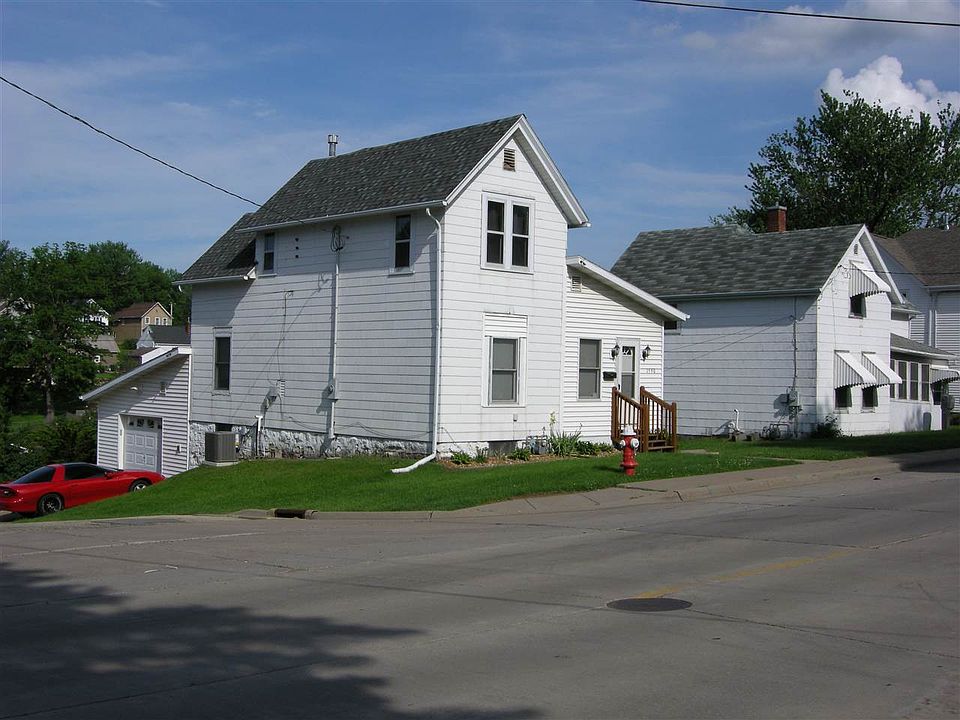 1st image of 1590 N Grandview Ave